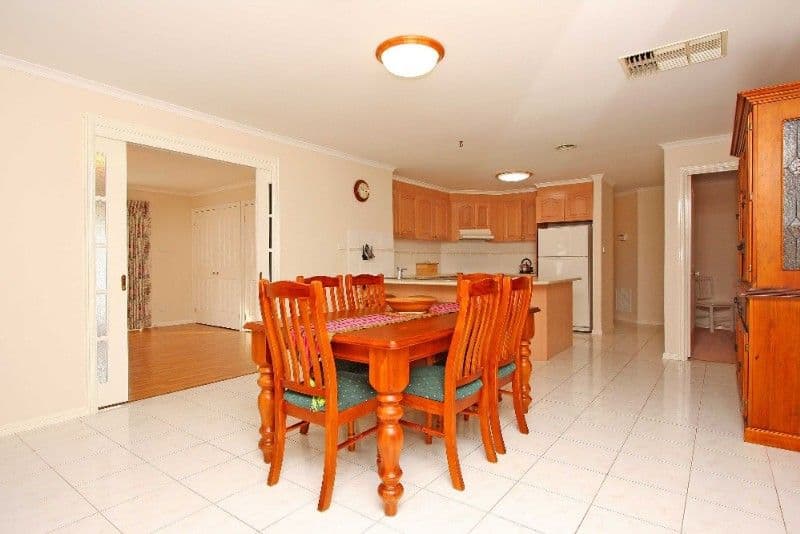 12 Gilroy Crescent, MILL PARK VIC 3082, Mill Park - Thumbnail 5