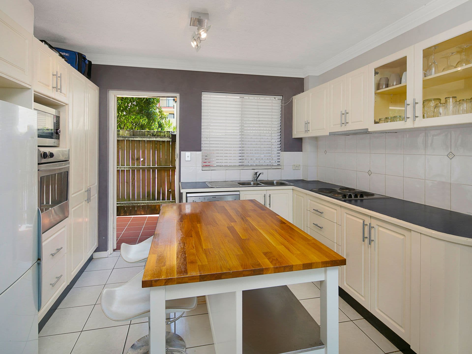 15 Dansie Street, Greenslopes QLD 4120, Greenslopes - Thumbnail 2