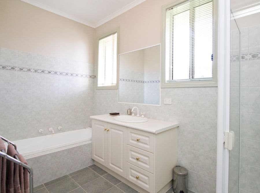 17 Illoura Street, WATSONIA VIC 3087, Watsonia - Thumbnail 7