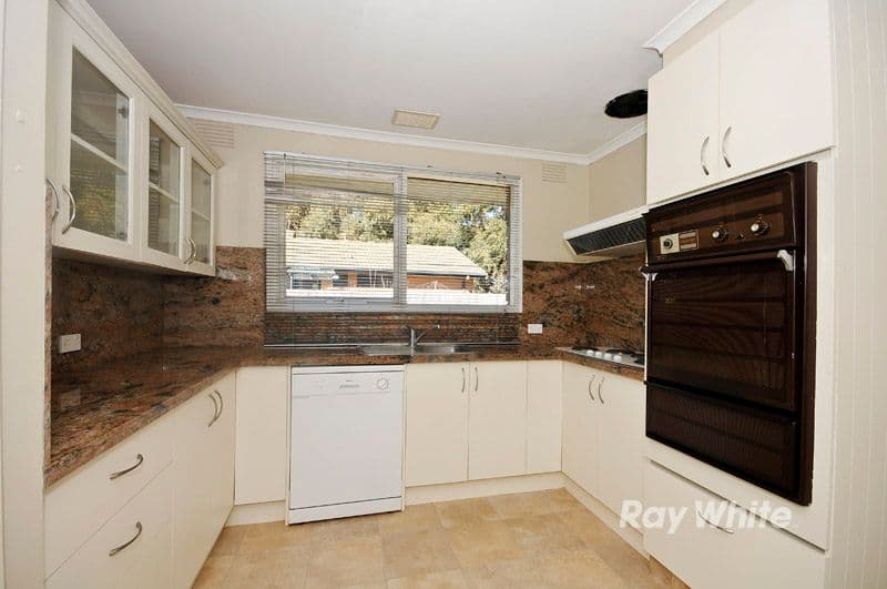 4 Sally Frances Court, SCORESBY VIC 3179, Scoresby - Thumbnail 3