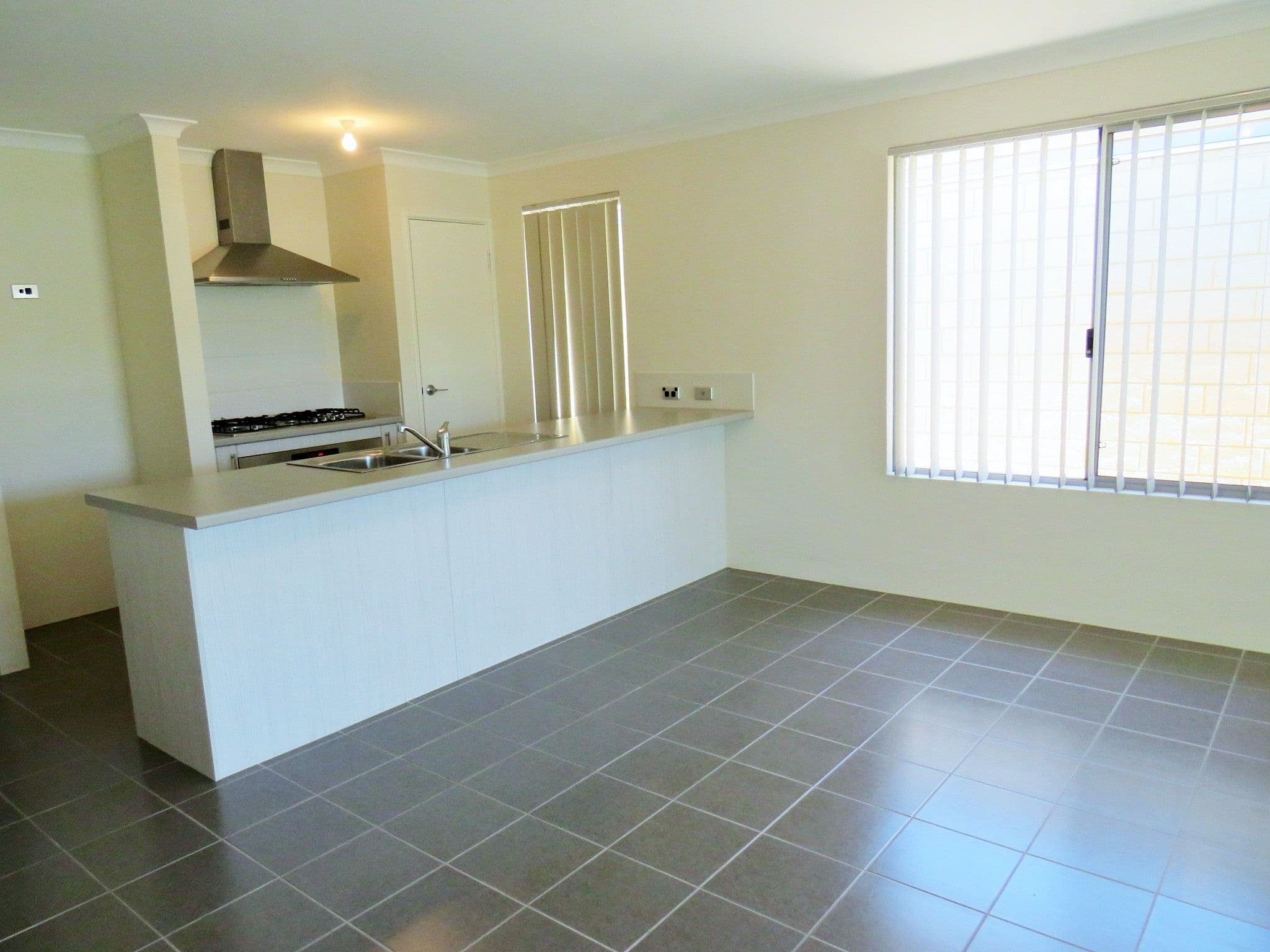 25 Waratah Drive, Camillo WA 6111, Camillo - Thumbnail 6