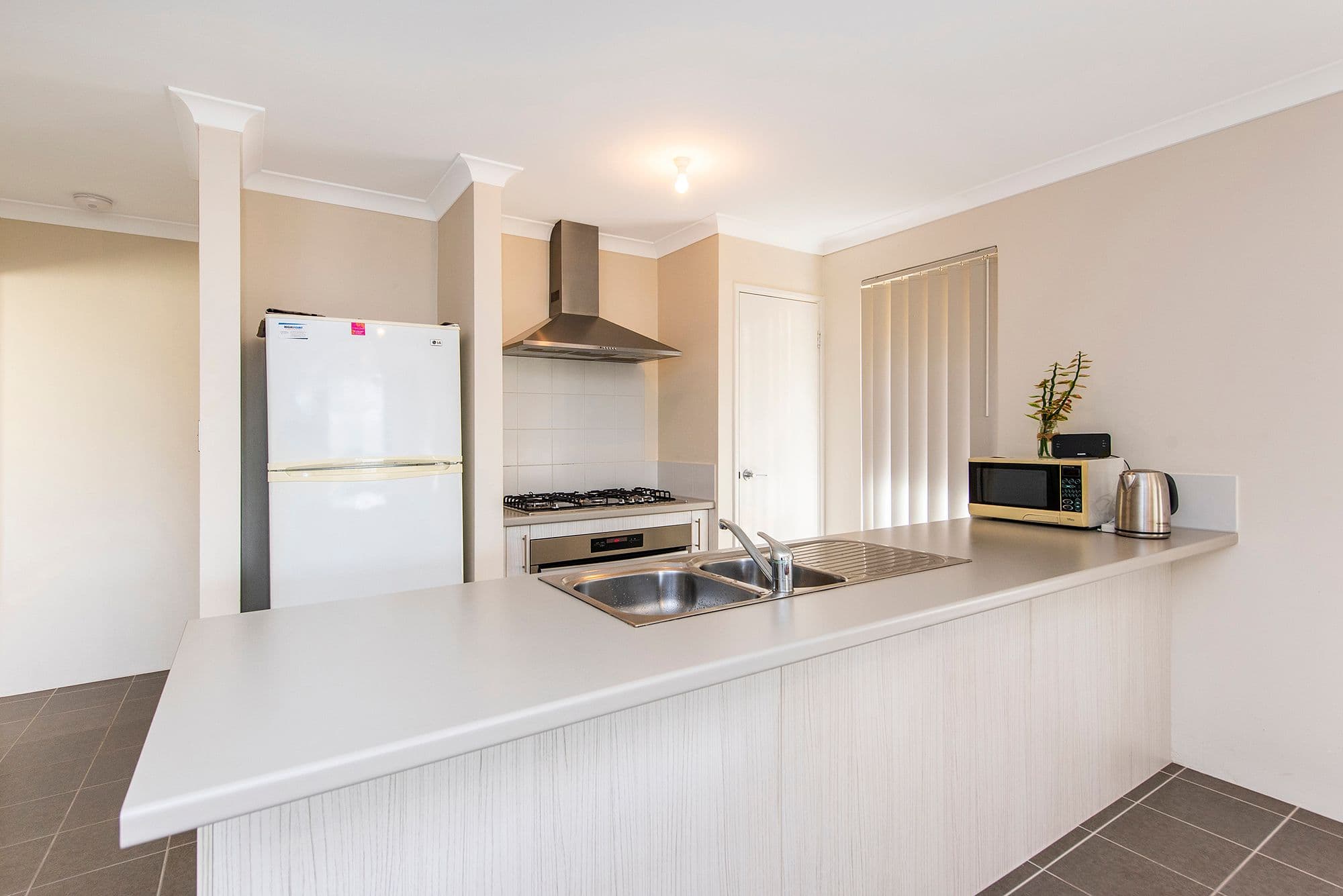 25 Waratah Drive, Camillo WA 6111, Camillo - Thumbnail 7