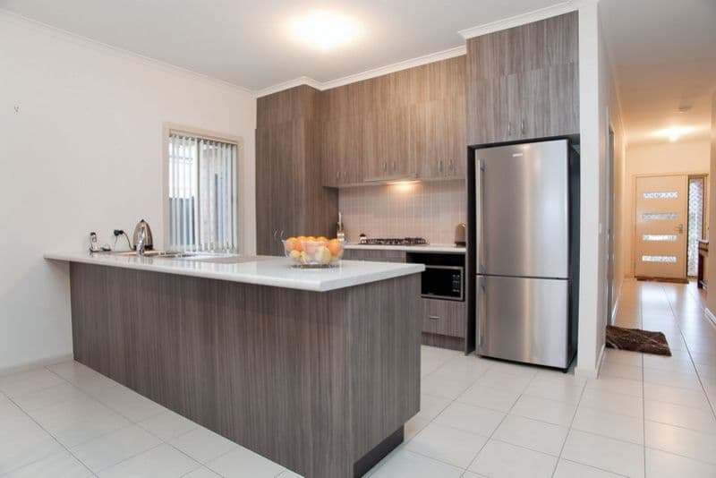26 Middlesborough Drive, CRAIGIEBURN VIC 3064, Craigieburn - Thumbnail 2