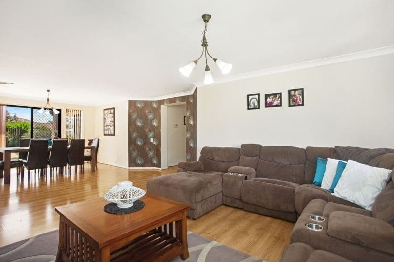 8 Blueberry Close, ABERGLASSLYN NSW 2320, Aberglasslyn - Thumbnail 2