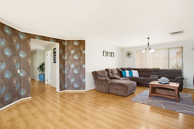 8 Blueberry Close, ABERGLASSLYN NSW 2320, Aberglasslyn - Thumbnail 4