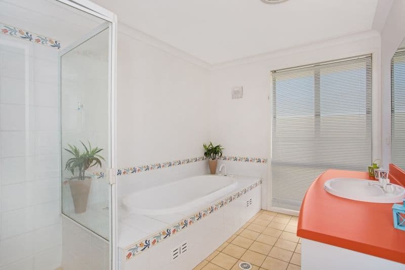 8 Blueberry Close, ABERGLASSLYN NSW 2320, Aberglasslyn - Thumbnail 6