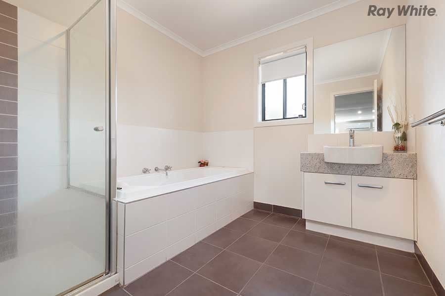 33 Nighthawk Road, Tarneit VIC 3029, Tarneit - Thumbnail 5