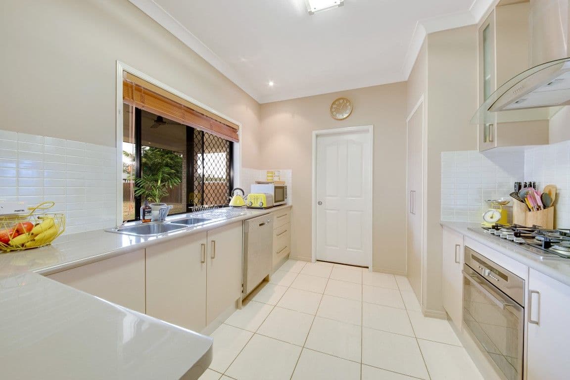 12 Clarendon Street, Clinton QLD 4680, Clinton - Thumbnail 2