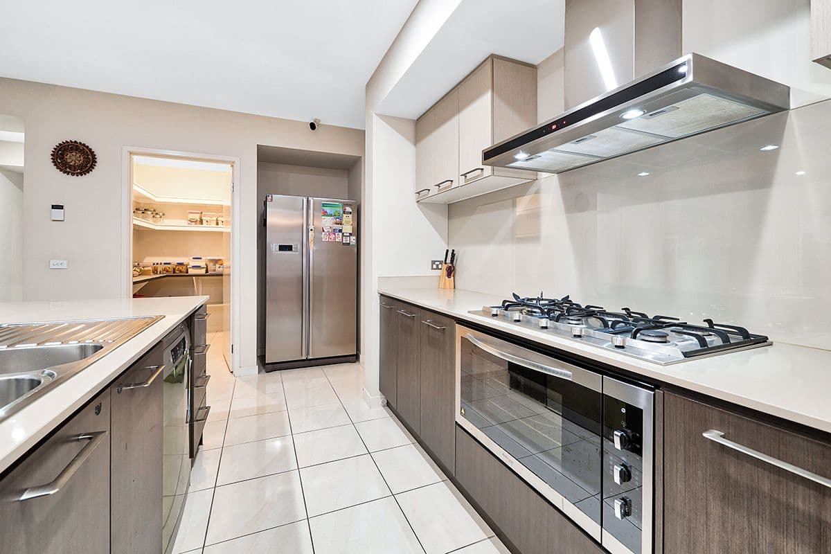 19 Stoneleigh Road, Cranbourne North VIC 3977, Cranbourne North - Thumbnail 4