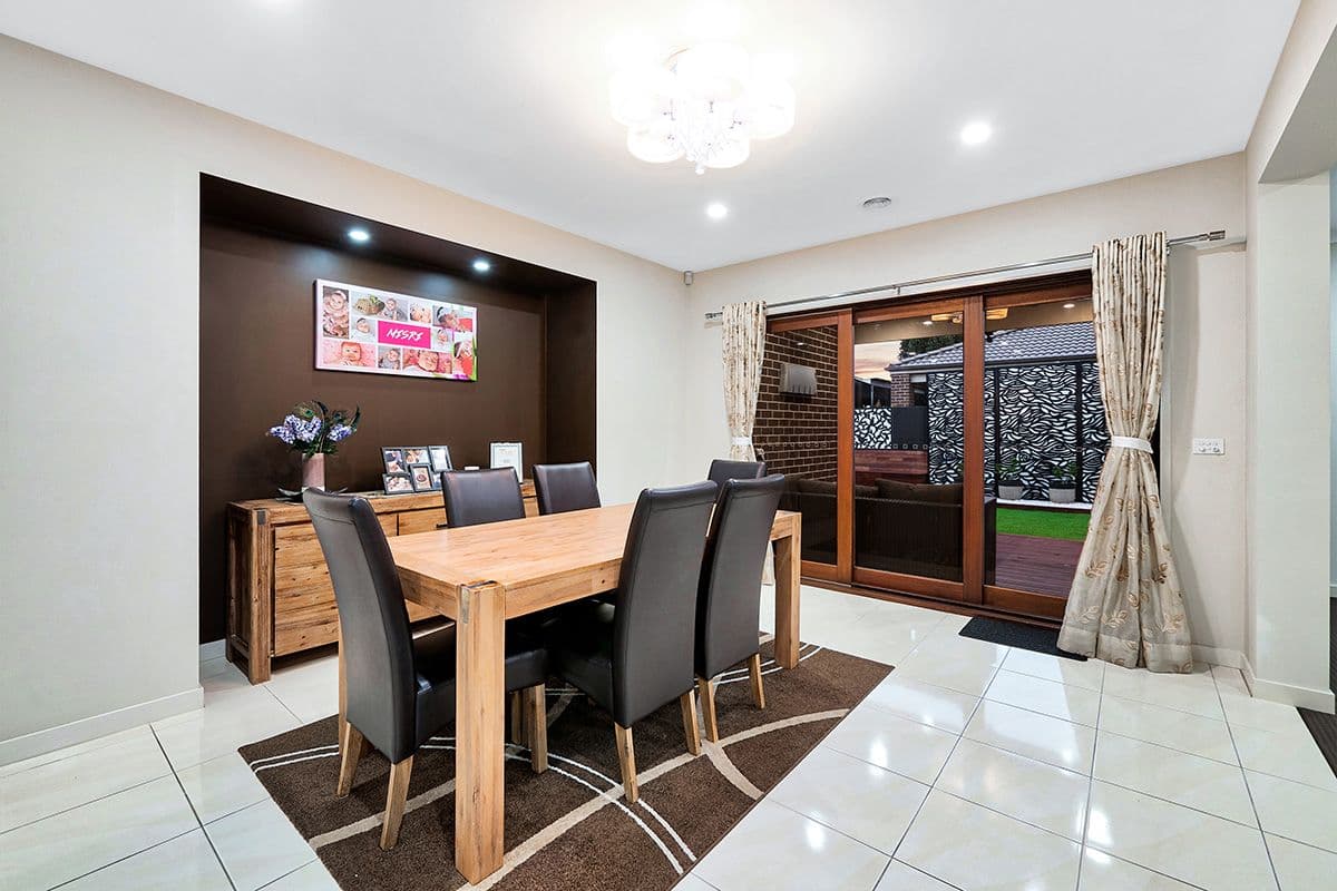 19 Stoneleigh Road, Cranbourne North VIC 3977, Cranbourne North - Thumbnail 6