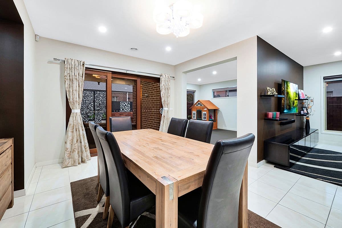 19 Stoneleigh Road, Cranbourne North VIC 3977, Cranbourne North - Thumbnail 7