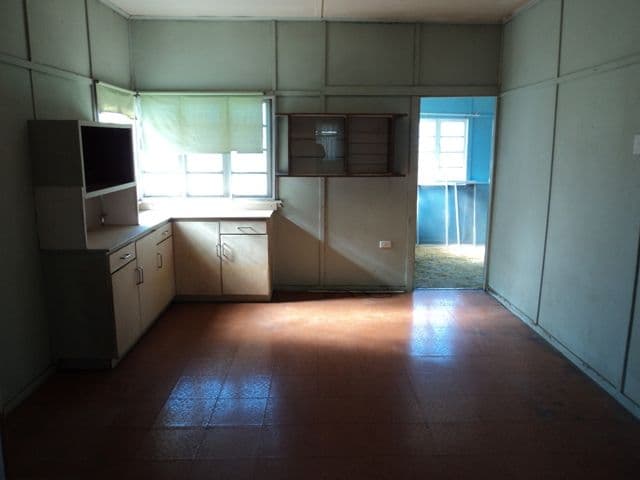 8 Birch Street, PARK AVENUE QLD 4701, Park Avenue - Thumbnail 2