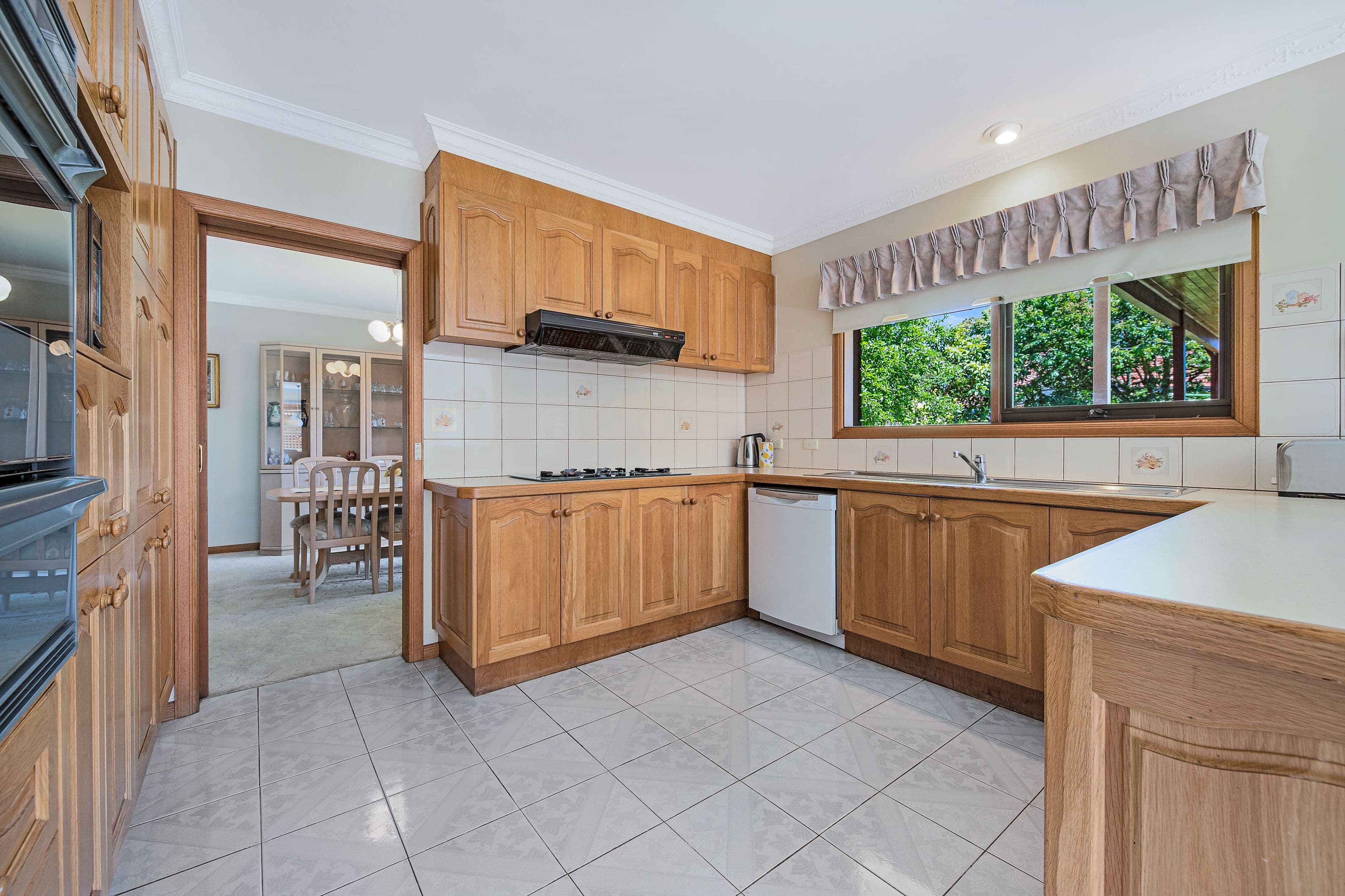 8 Mena Court, Wheelers Hill VIC 3150, Wheelers Hill - Thumbnail 2