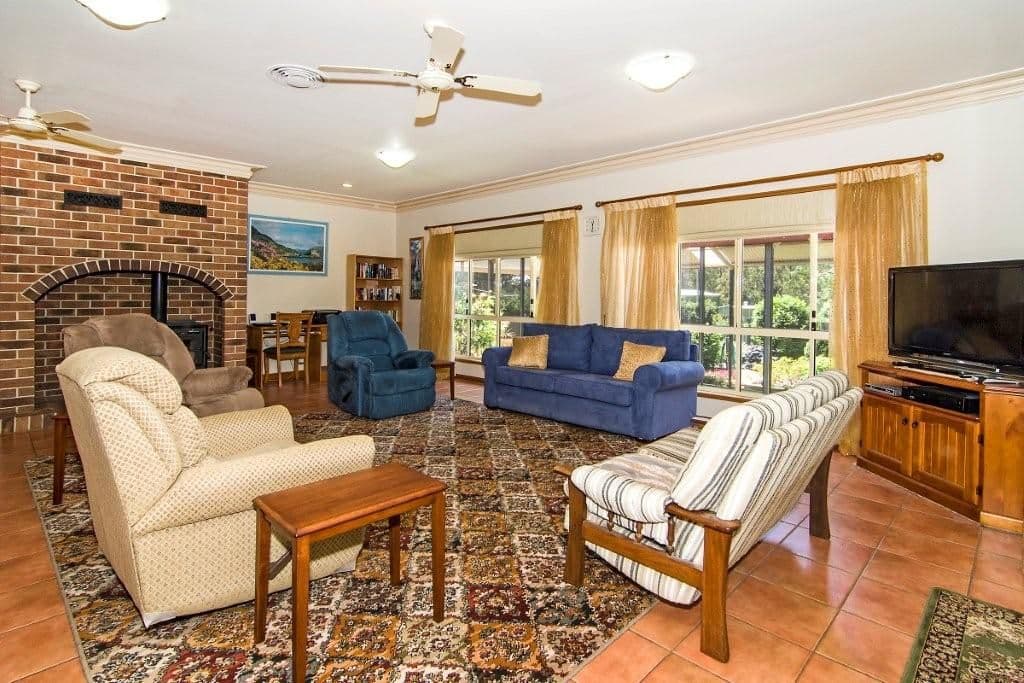 16 Cristina Court, HIGHFIELDS QLD 4352, Highfields - Thumbnail 3