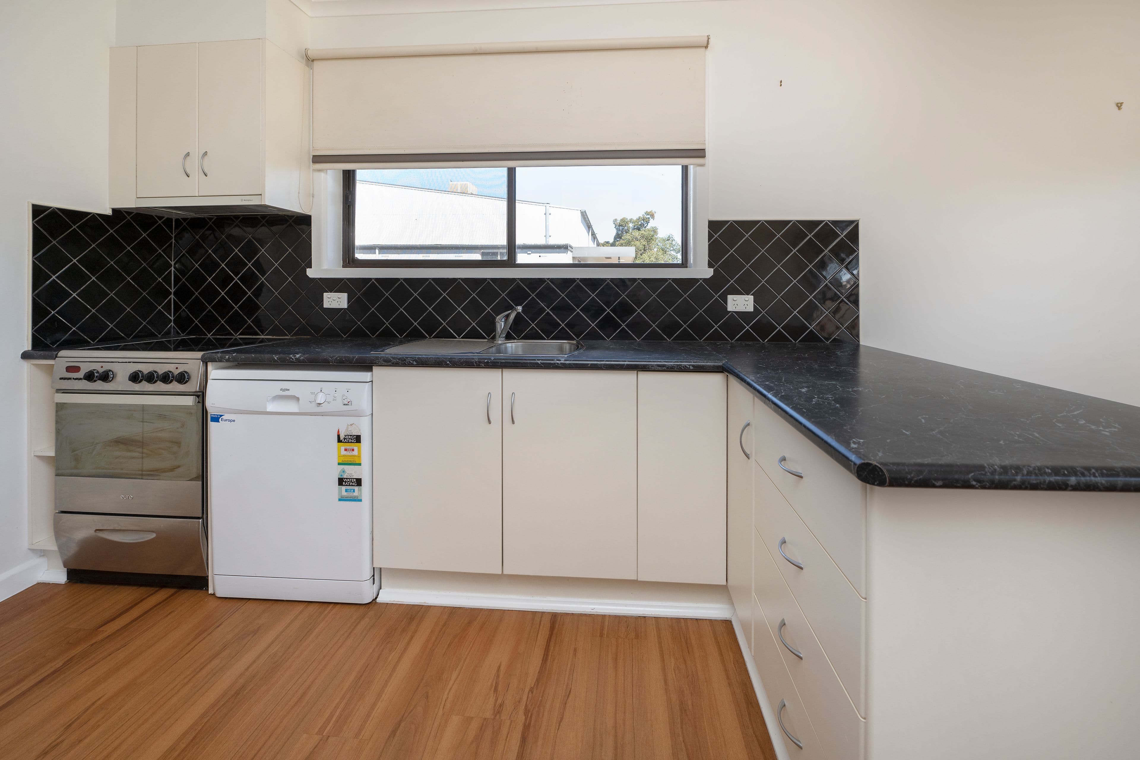13 Gray Street, Swan Hill VIC 3585, Swan Hill - Thumbnail 7