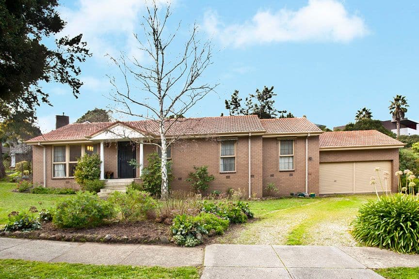 1 Hallows Street, GLEN WAVERLEY VIC 3150, Glen Waverley - Image 1