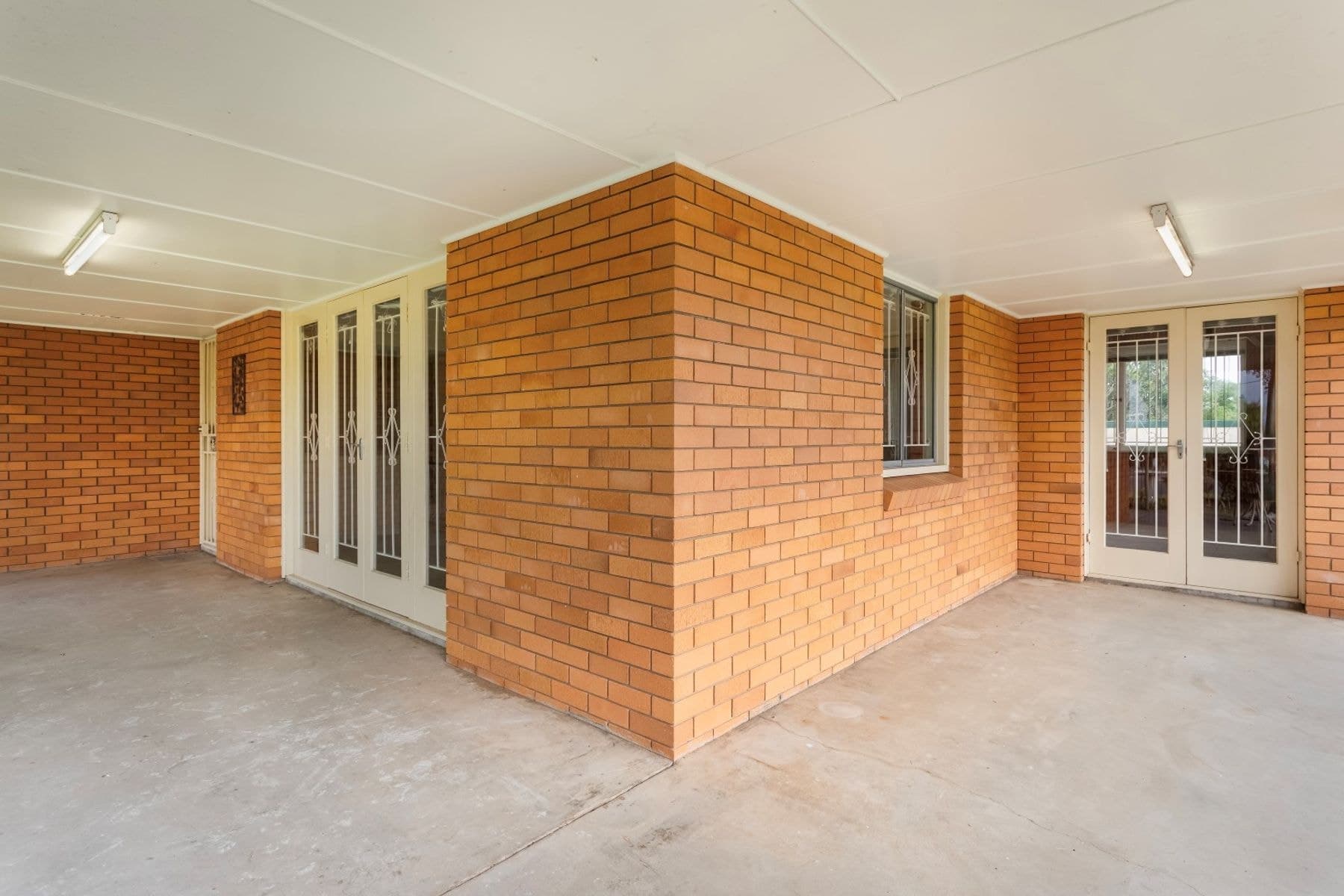 102 Holdsworth Road, North Ipswich, QLD 4305, North Ipswich - Thumbnail 2