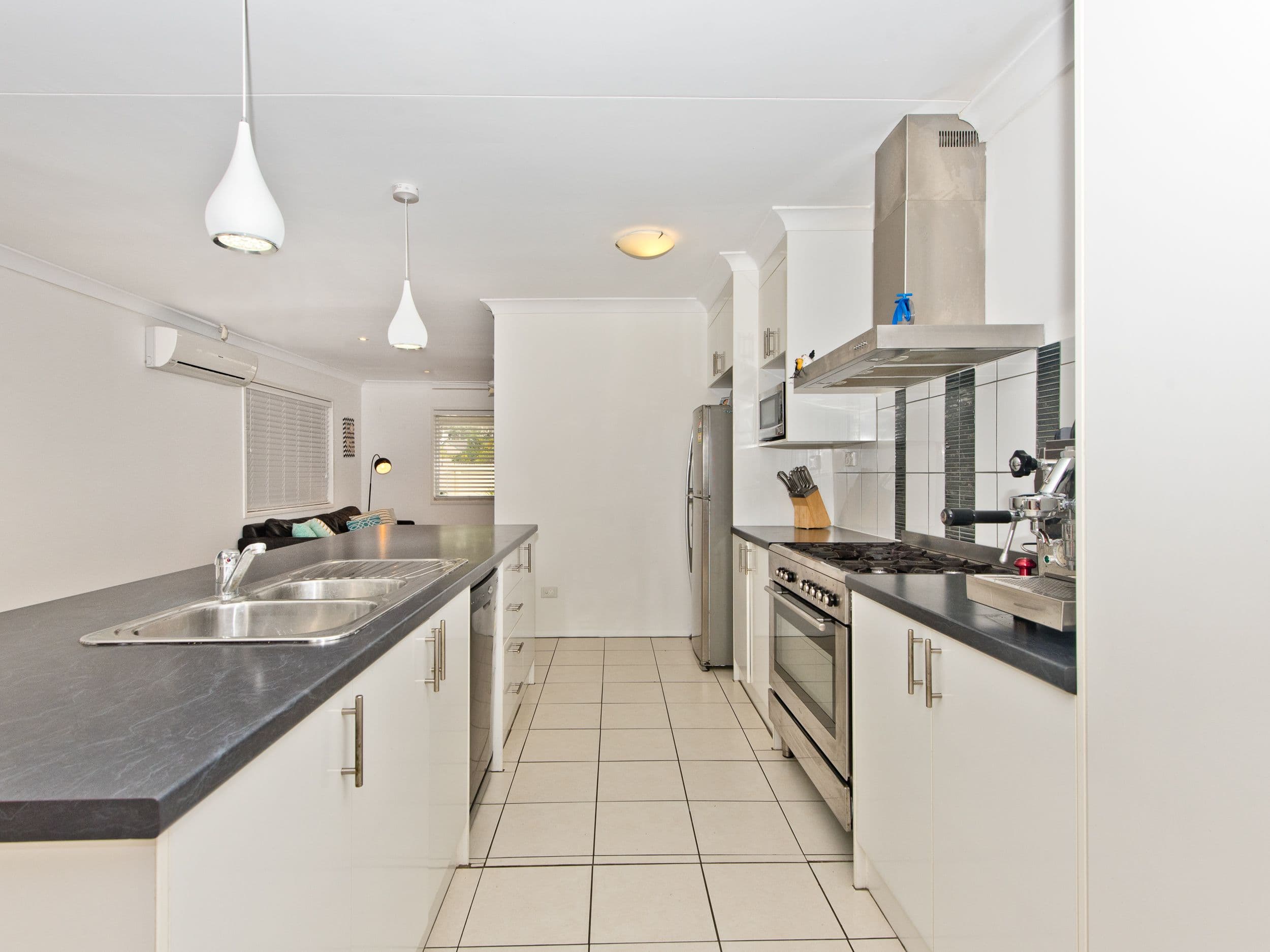 8 Mingela Street, Keperra QLD 4054, Keperra - Thumbnail 2