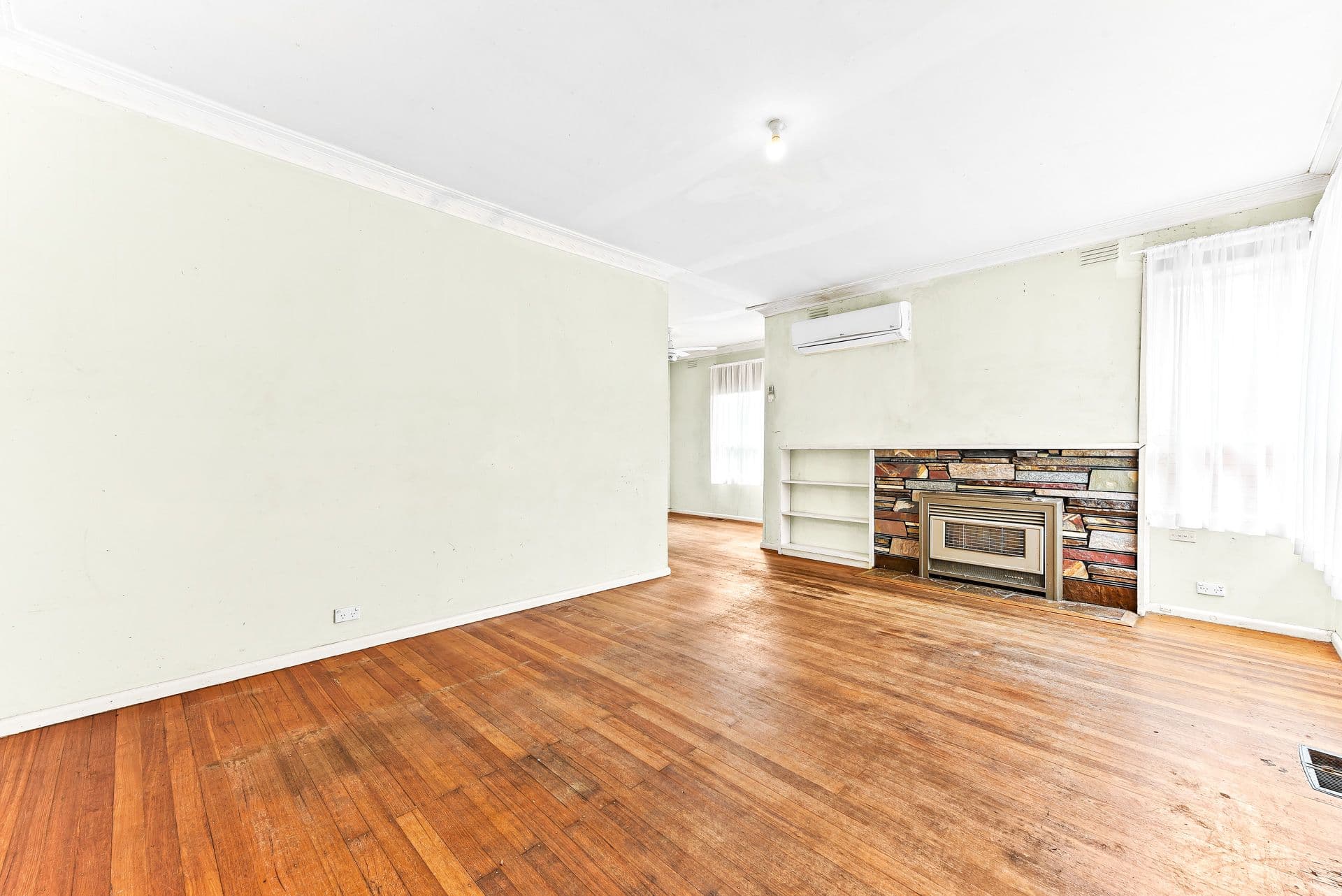 5 Chantilly Street, Mount Waverley VIC 3149, Mount Waverley - Thumbnail 2