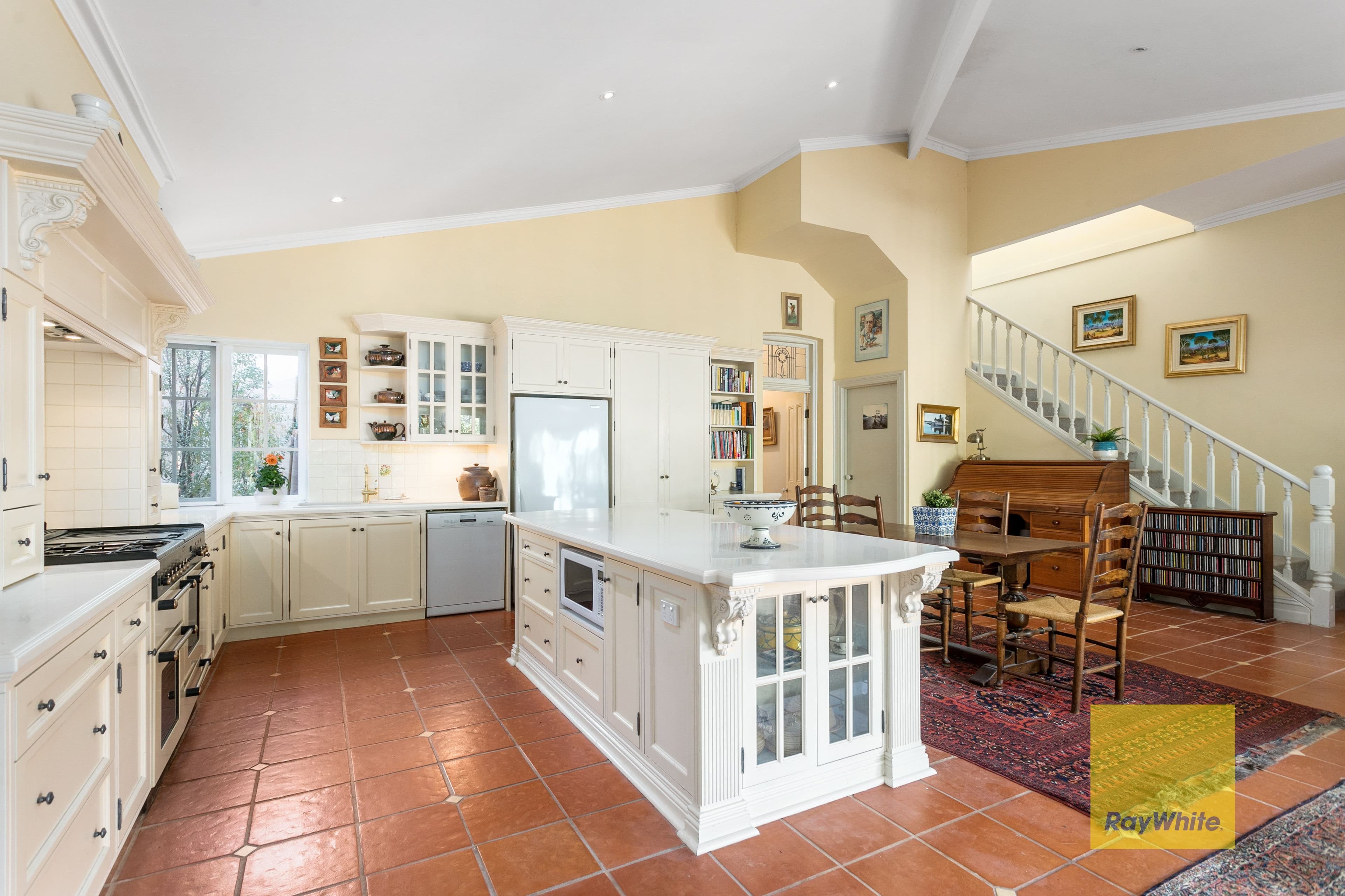 8 Irvine Street, Peppermint Grove WA 6011, Peppermint Grove - Thumbnail 2
