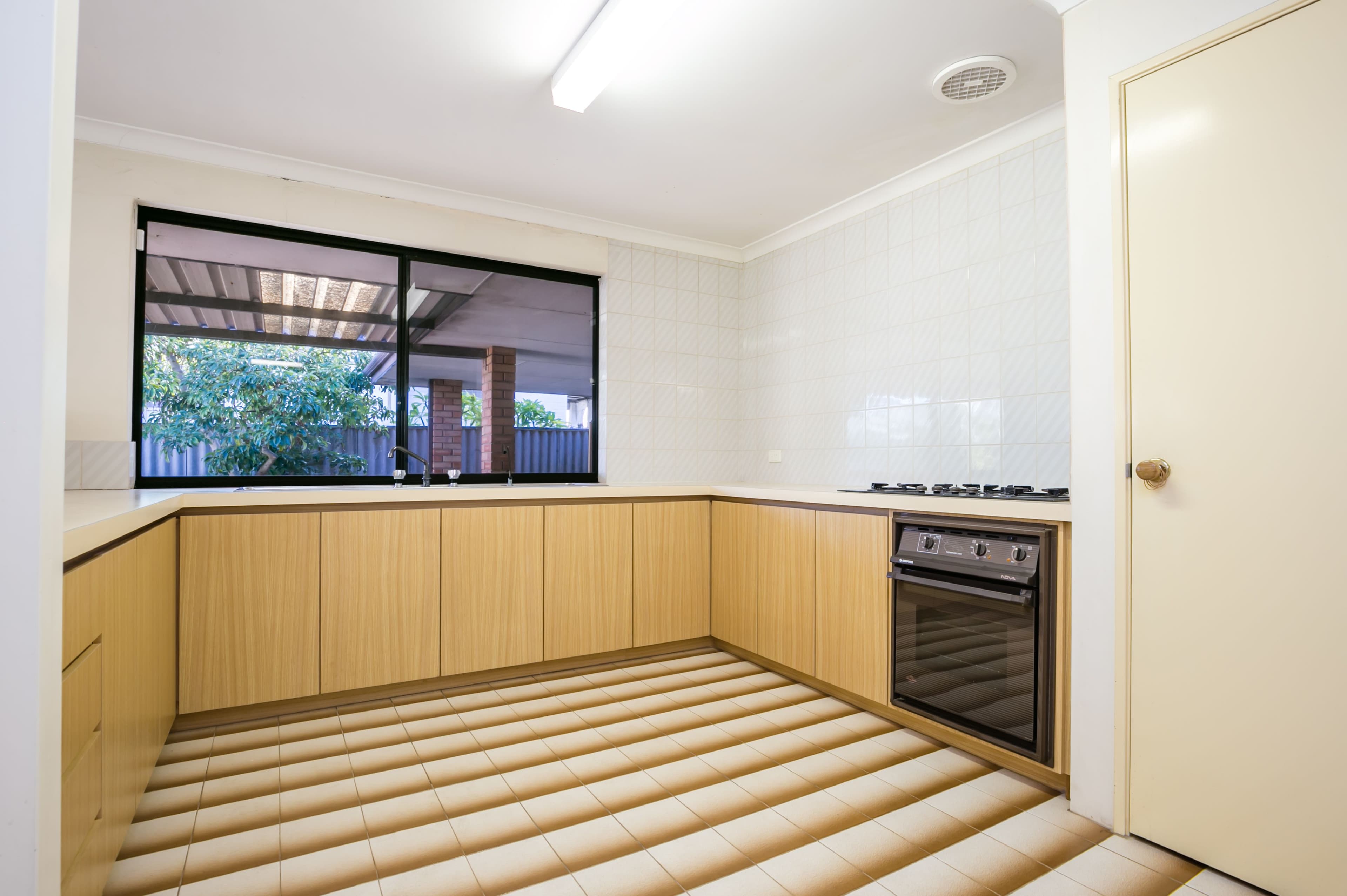 452 Belgravia Street, Cloverdale WA 6105, Cloverdale - Thumbnail 5
