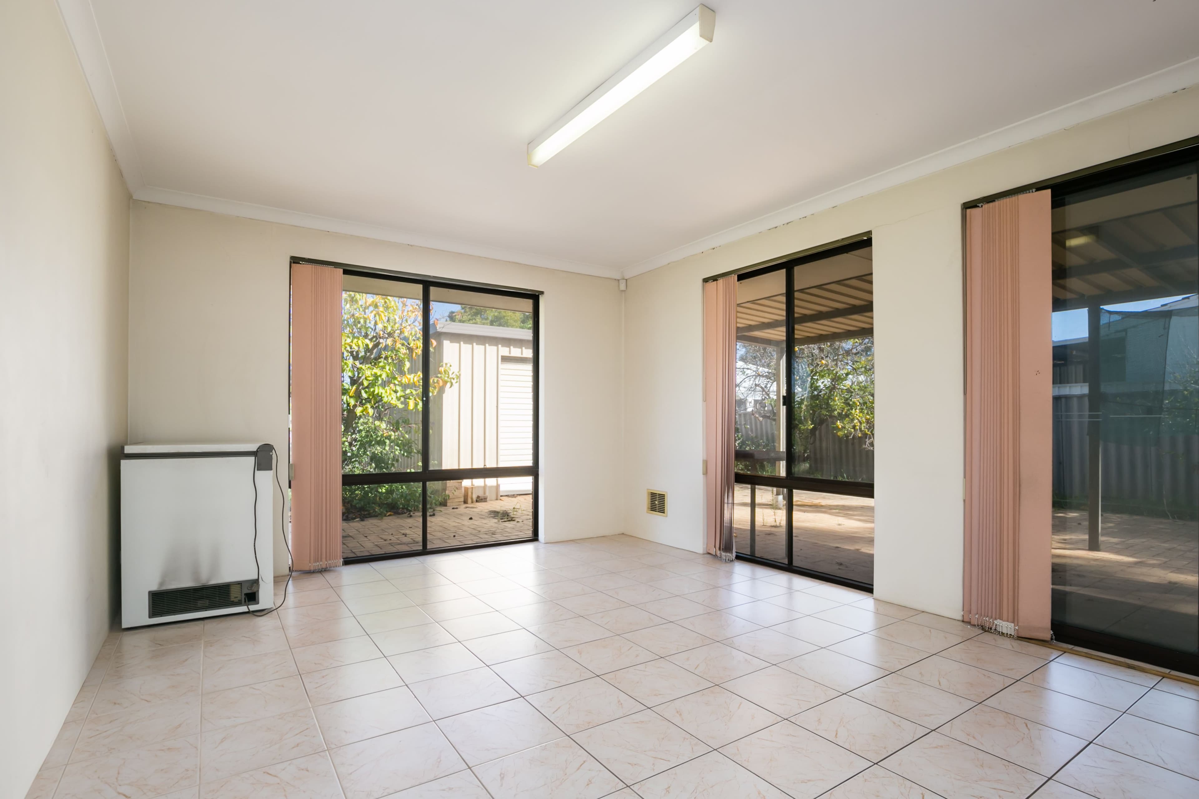 452 Belgravia Street, Cloverdale WA 6105, Cloverdale - Thumbnail 6