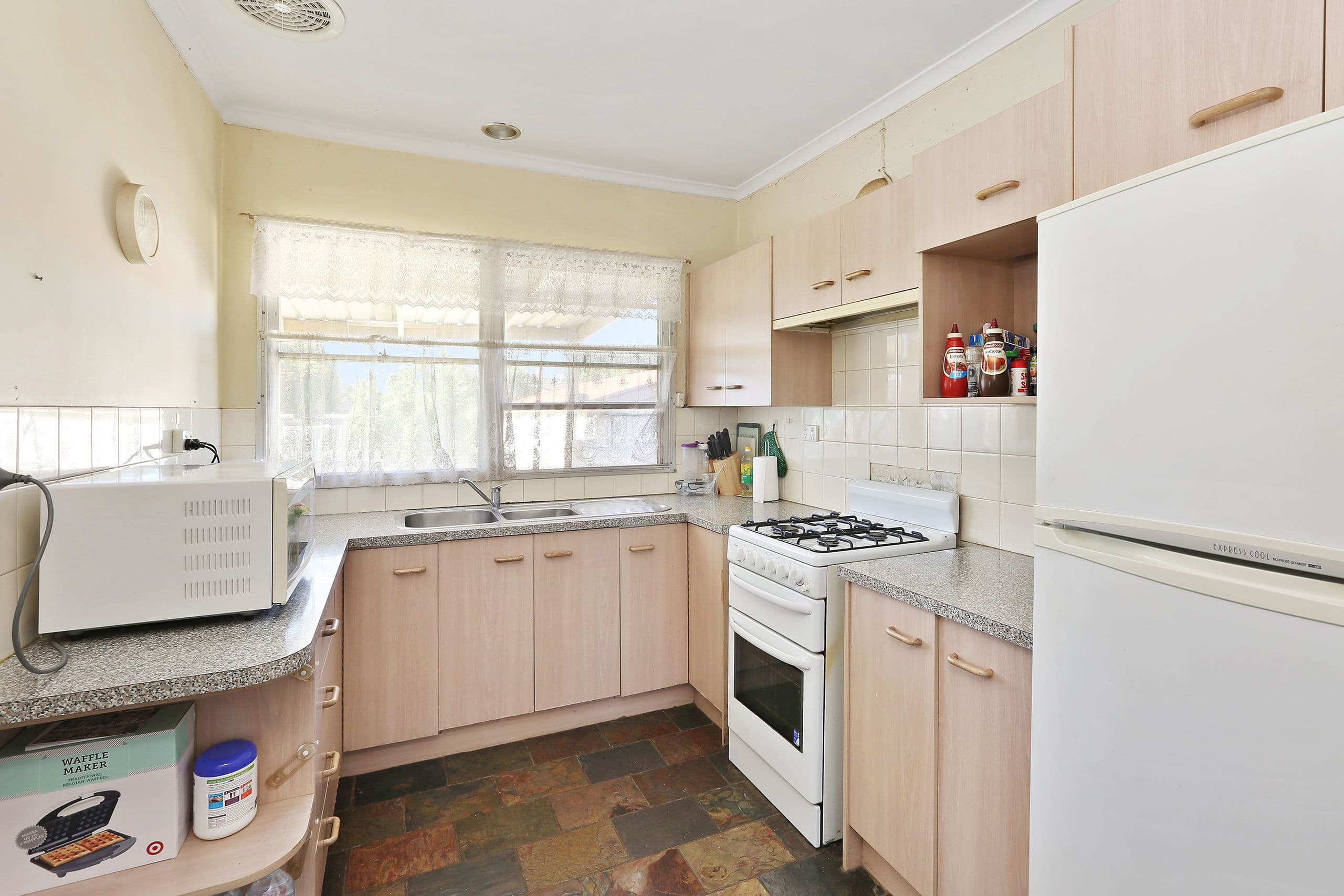 42 Cox Road, Corio VIC 3214, Corio - Thumbnail 3