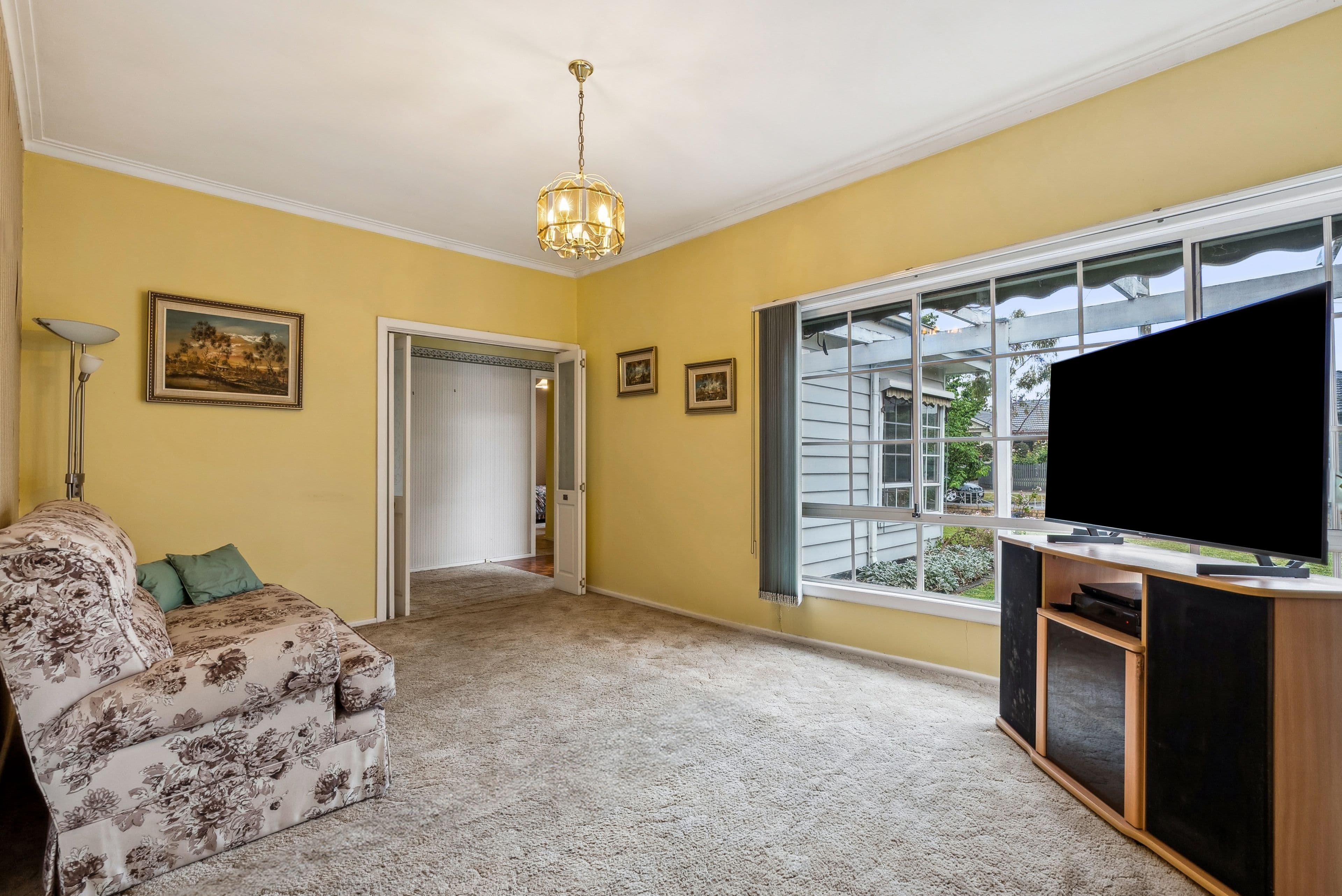 10 Lucille Avenue, Reservoir VIC 3073, Reservoir - Thumbnail 3