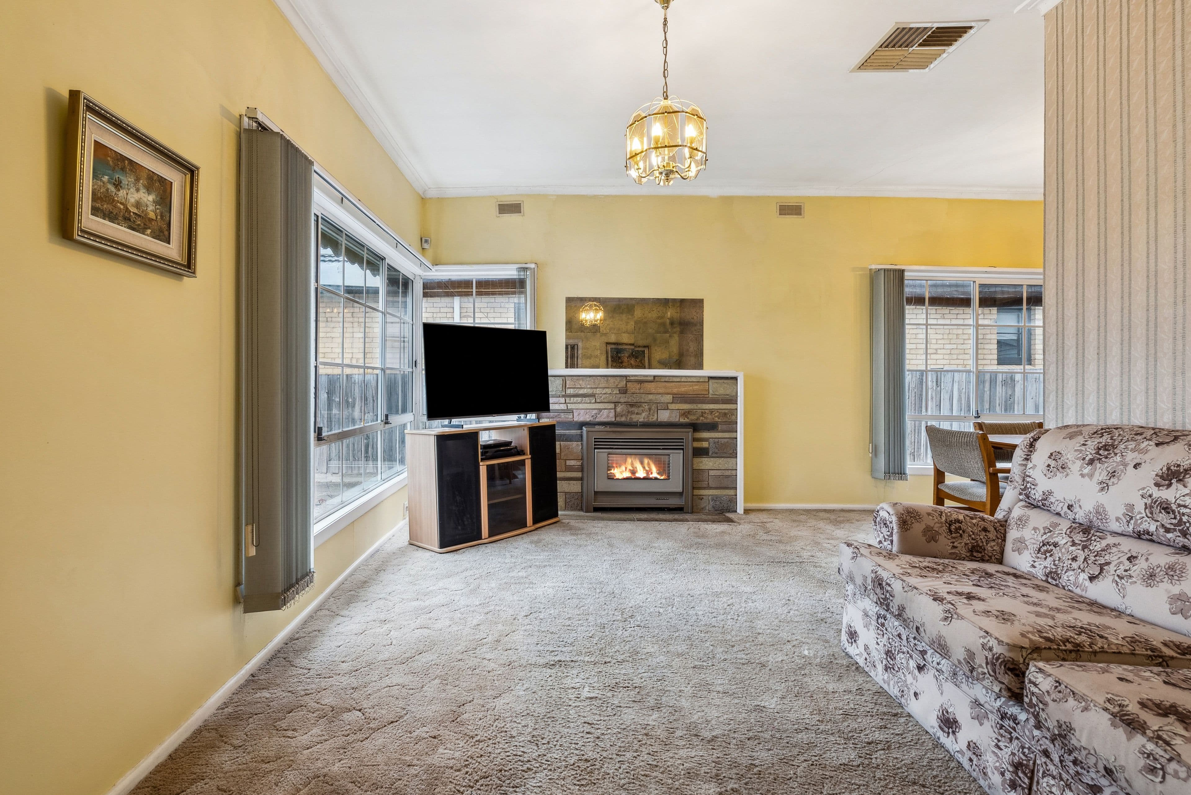 10 Lucille Avenue, Reservoir VIC 3073, Reservoir - Thumbnail 4
