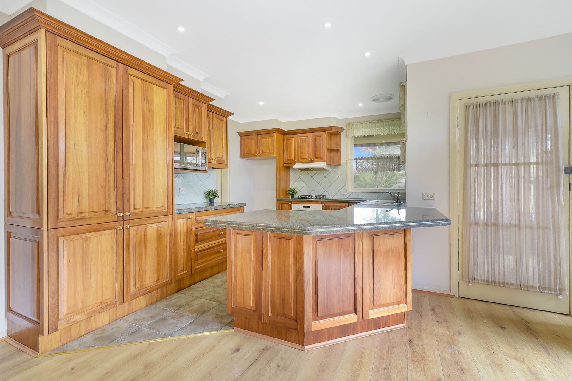 24 Arnold Drive, Scoresby VIC 3179, Scoresby - Thumbnail 6
