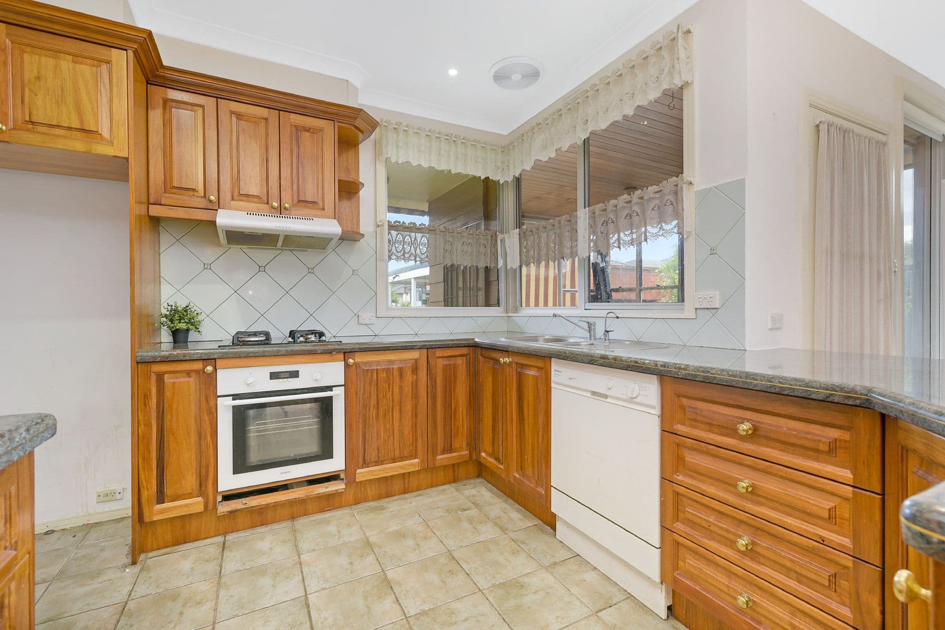 24 Arnold Drive, Scoresby VIC 3179, Scoresby - Thumbnail 7