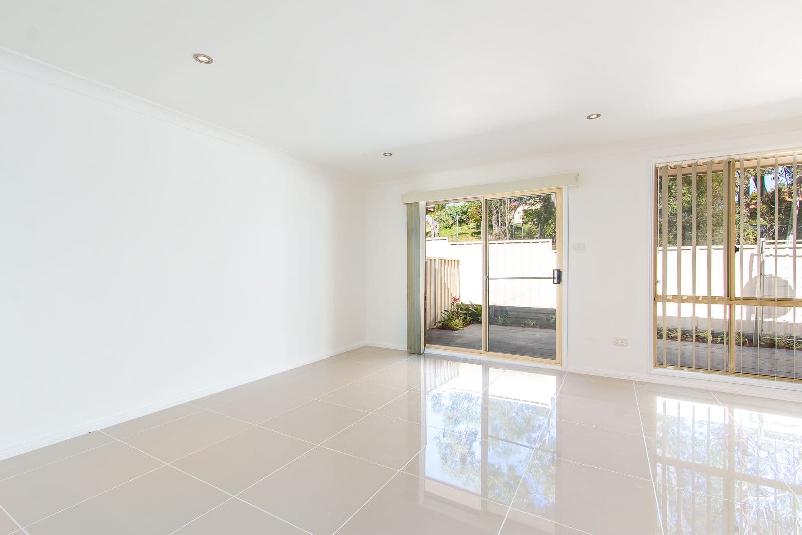20 Madeleine Avenue, Charlestown - Thumbnail 2