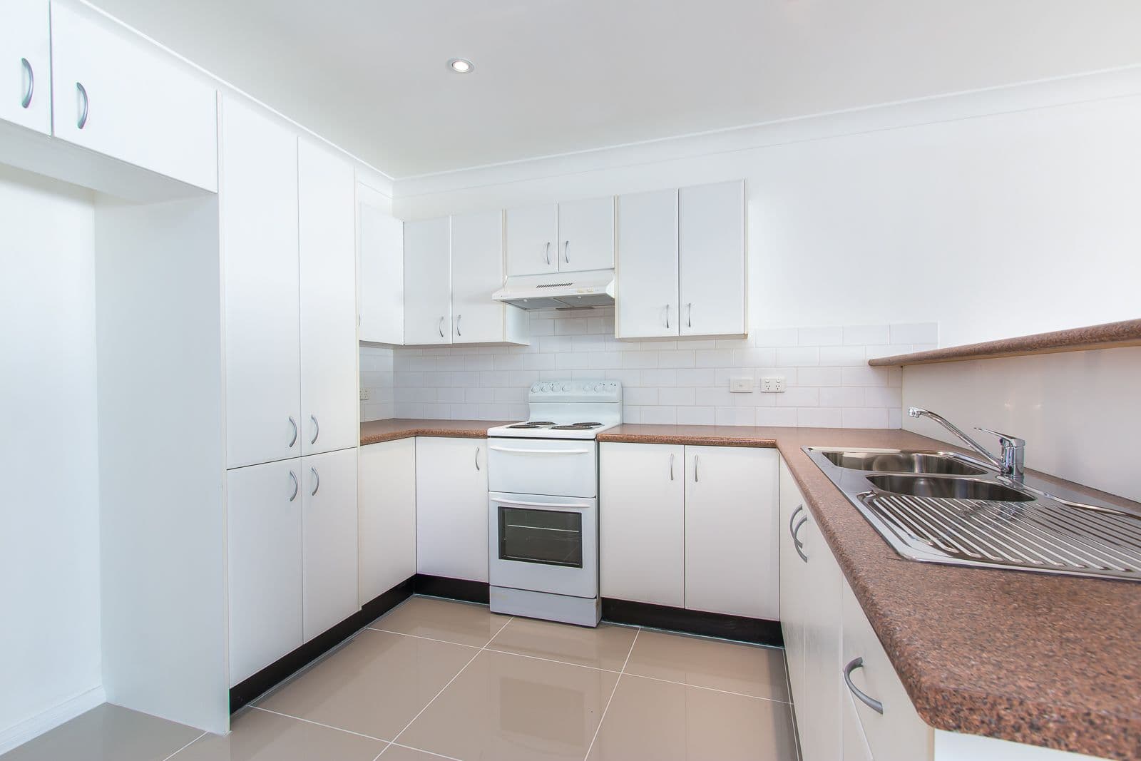 20 Madeleine Avenue, Charlestown - Thumbnail 3