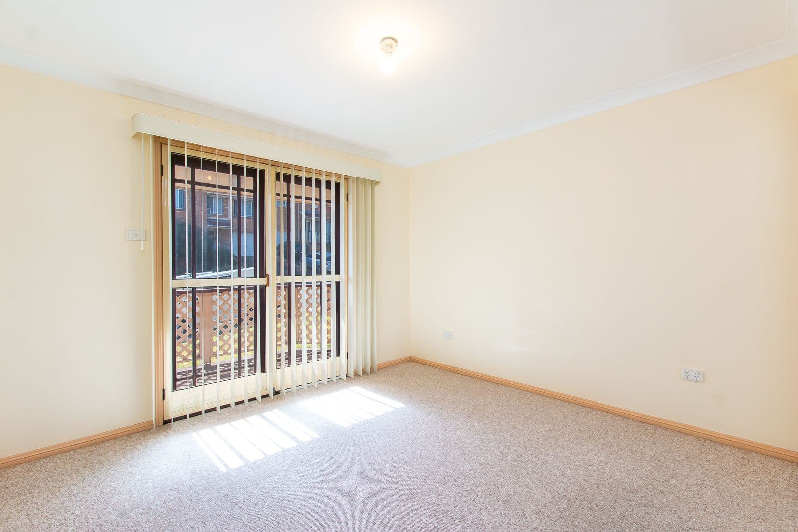20 Madeleine Avenue, Charlestown - Thumbnail 7