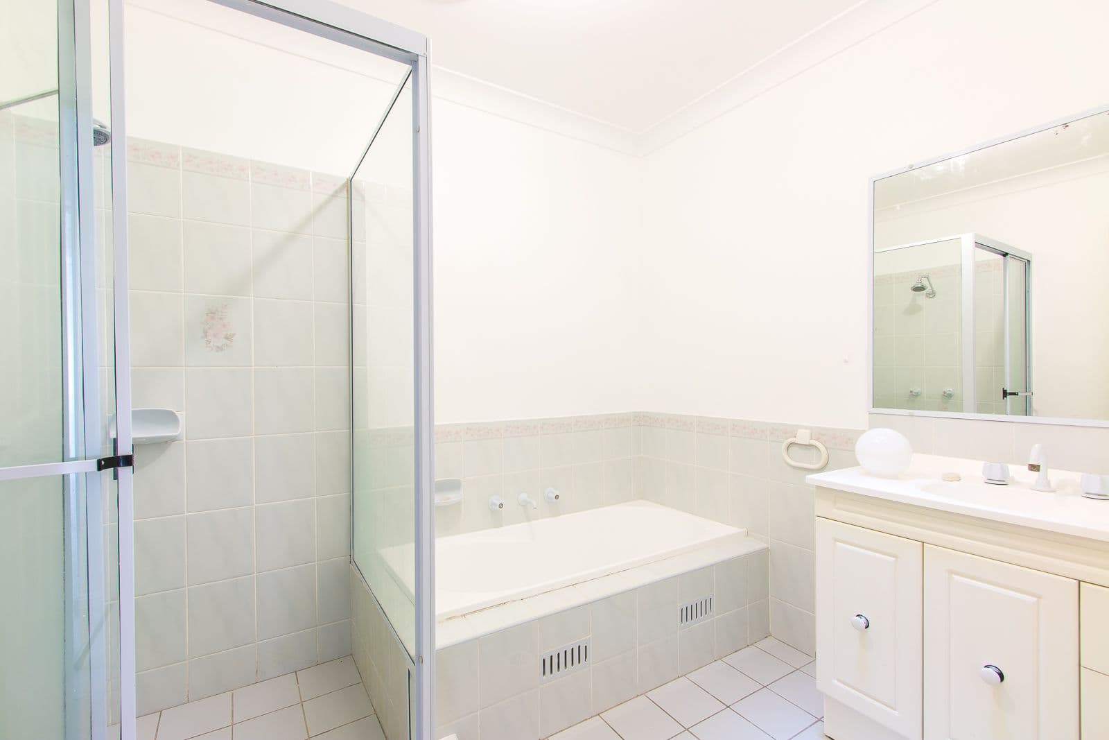 20 Madeleine Avenue, Charlestown - Thumbnail 8