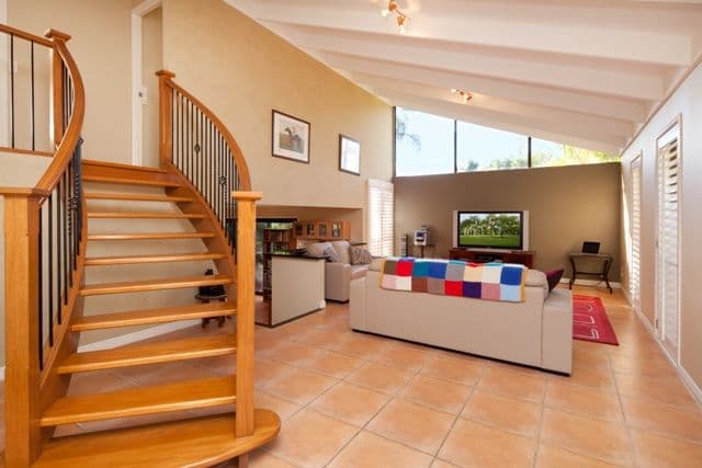 7 Kula Close, BENOWA QLD 4217, Benowa - Thumbnail 2