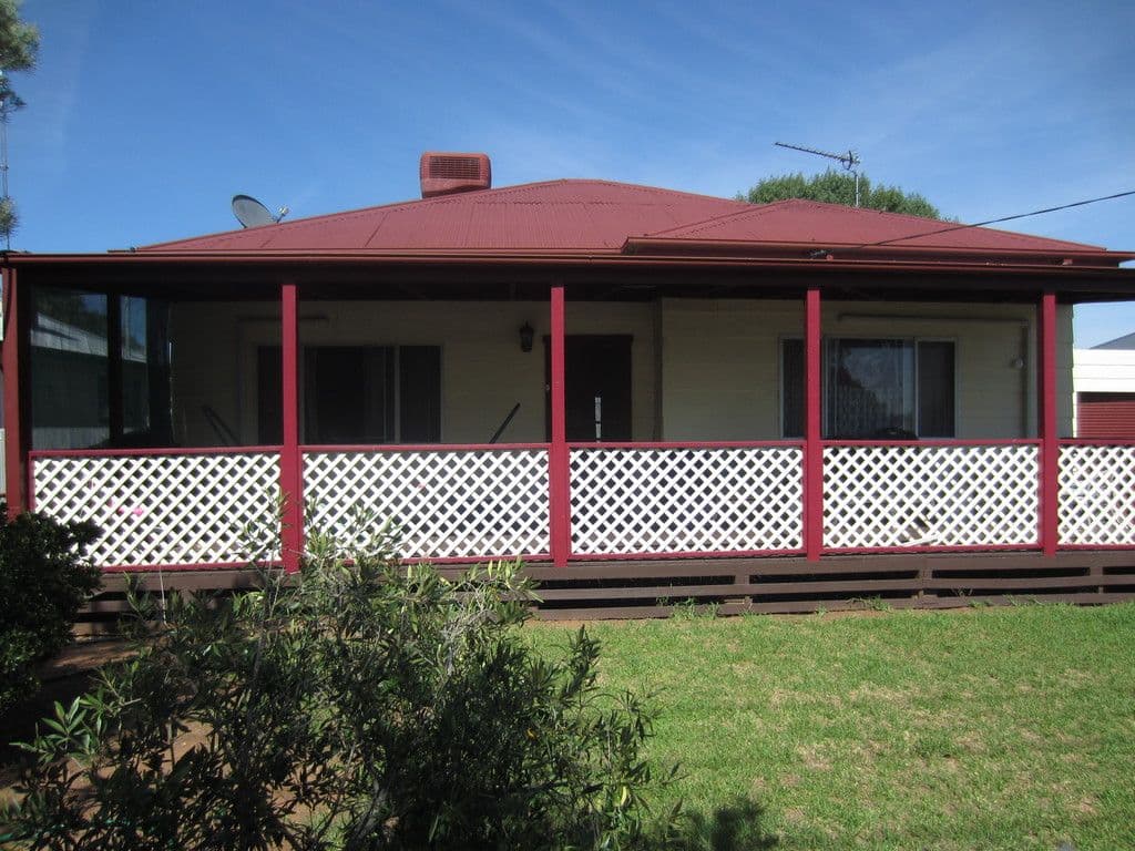 162 Sharpe Street, Temora NSW 2666, Temora - Thumbnail 2