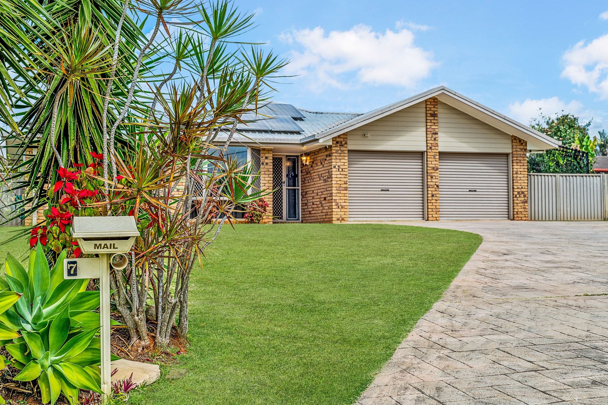 7 Tudor Court, Beerwah QLD 4519, Beerwah - Thumbnail 2