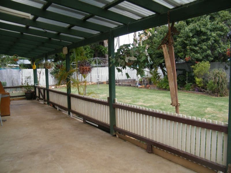 4  Glasson Street, CHINCHILLA QLD 4413, Chinchilla - Thumbnail 3