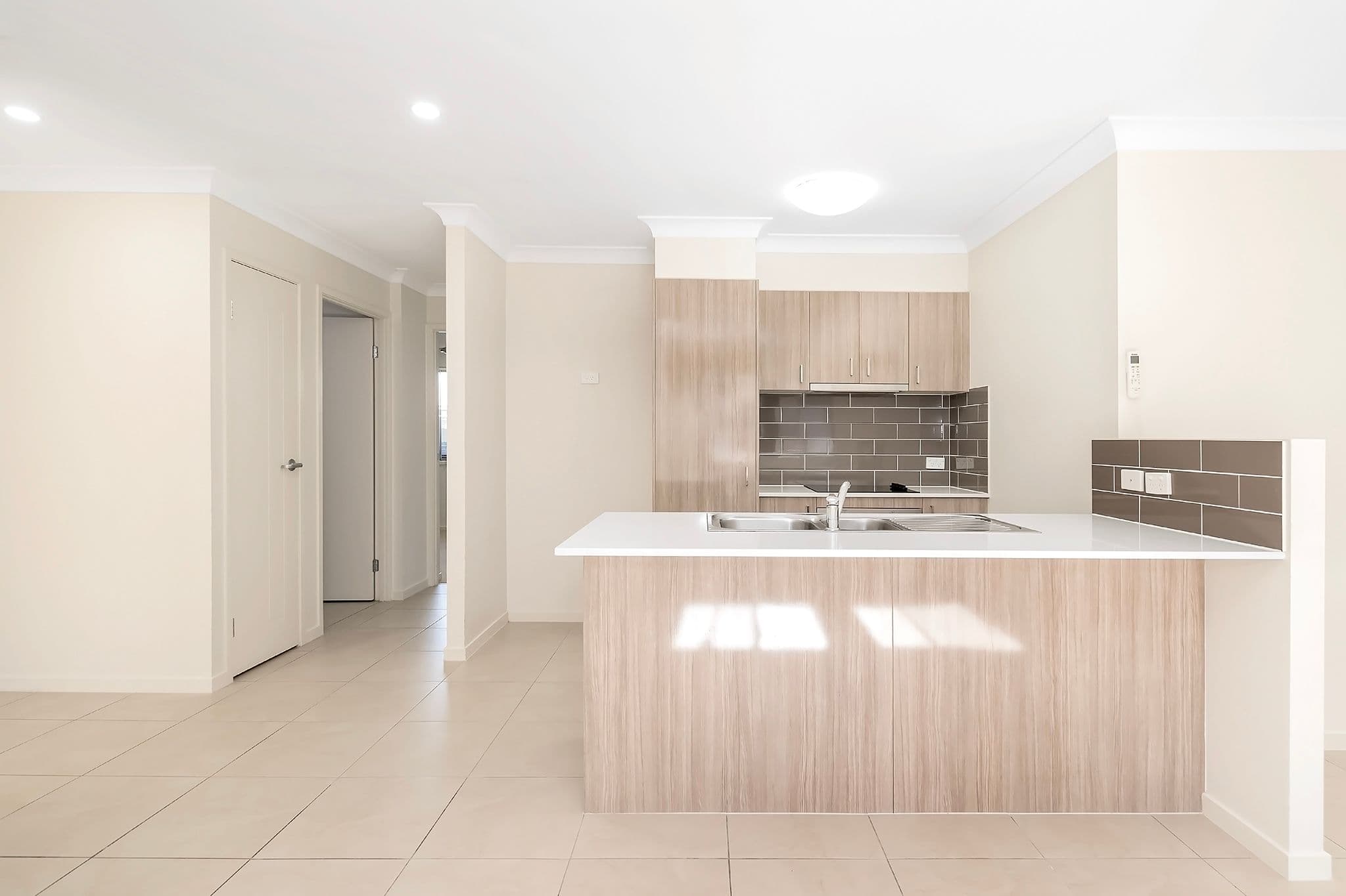 3 Geoffrey Miller Avenue, Pimpama QLD 4209, Pimpama - Thumbnail 2