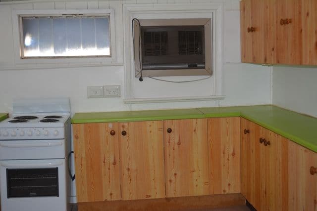 35 Thistle Street, Blackall QLD 4472, Blackall - Thumbnail 2