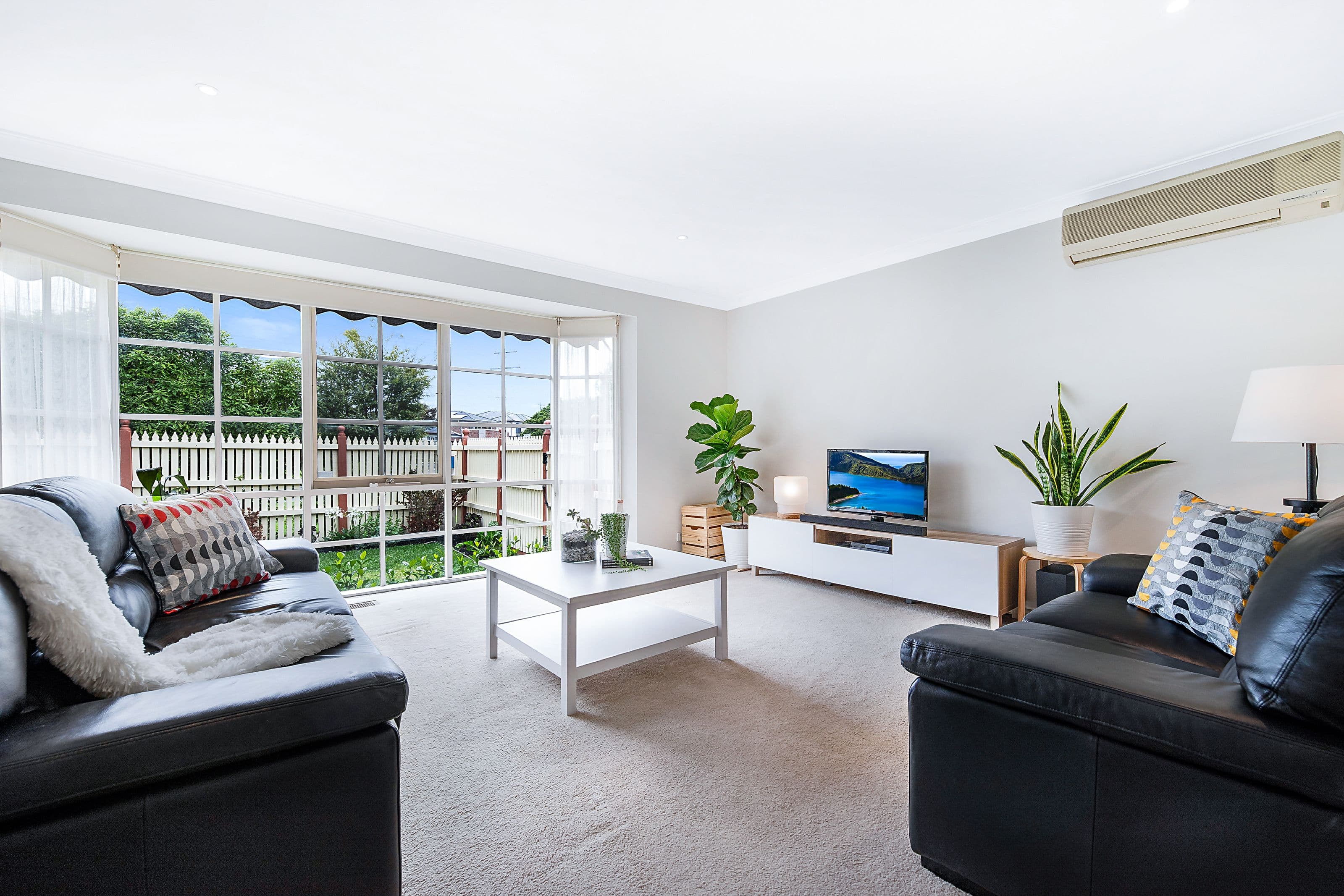 24 Grenfell Road, Mount Waverley VIC 3149, Mount Waverley - Thumbnail 2
