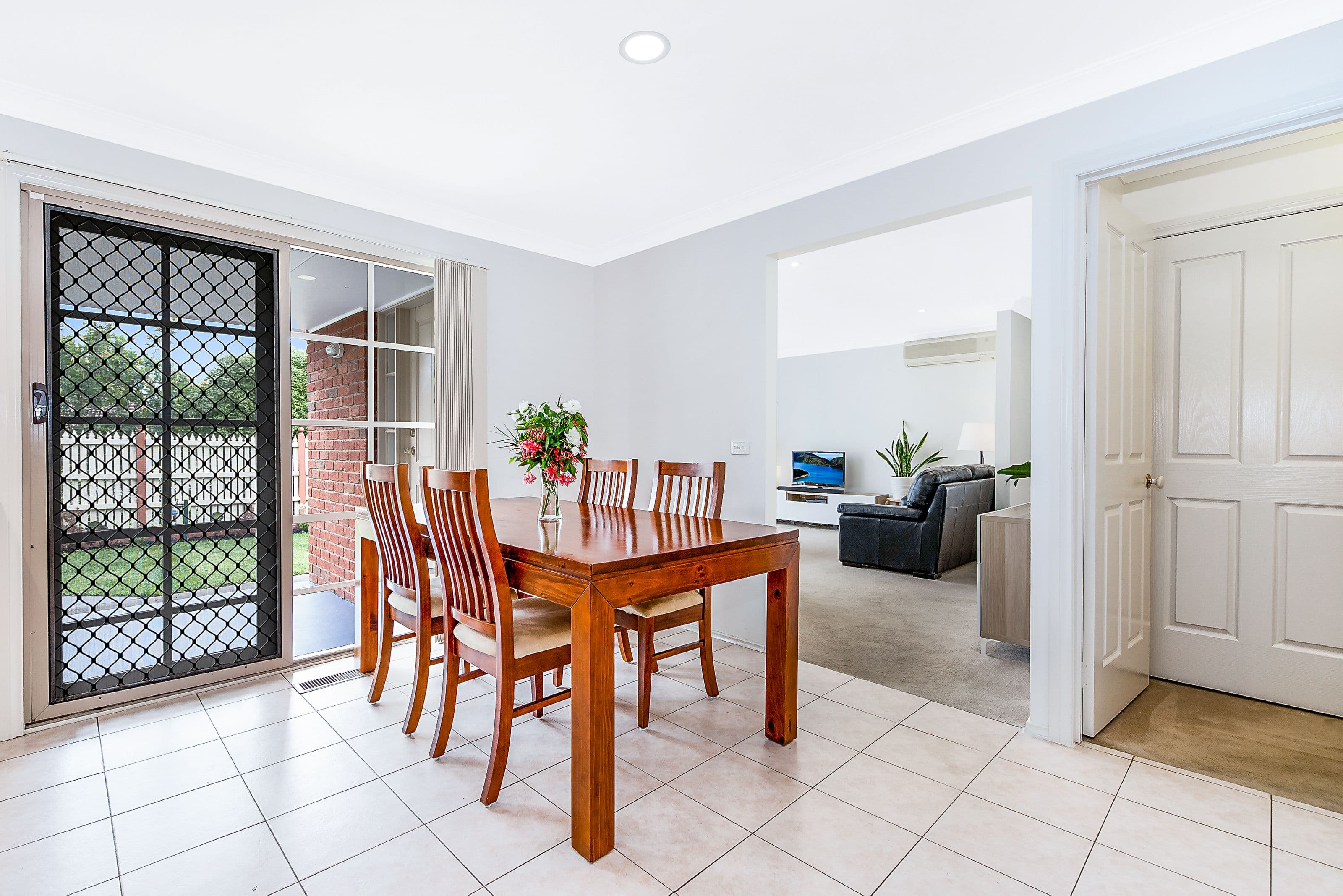 24 Grenfell Road, Mount Waverley VIC 3149, Mount Waverley - Thumbnail 4