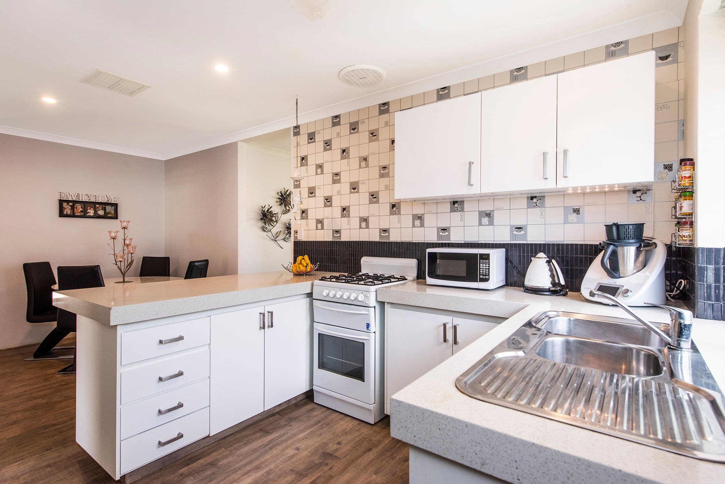 6 Phoenix Drive, Kenwick WA 6107, Kenwick - Thumbnail 2