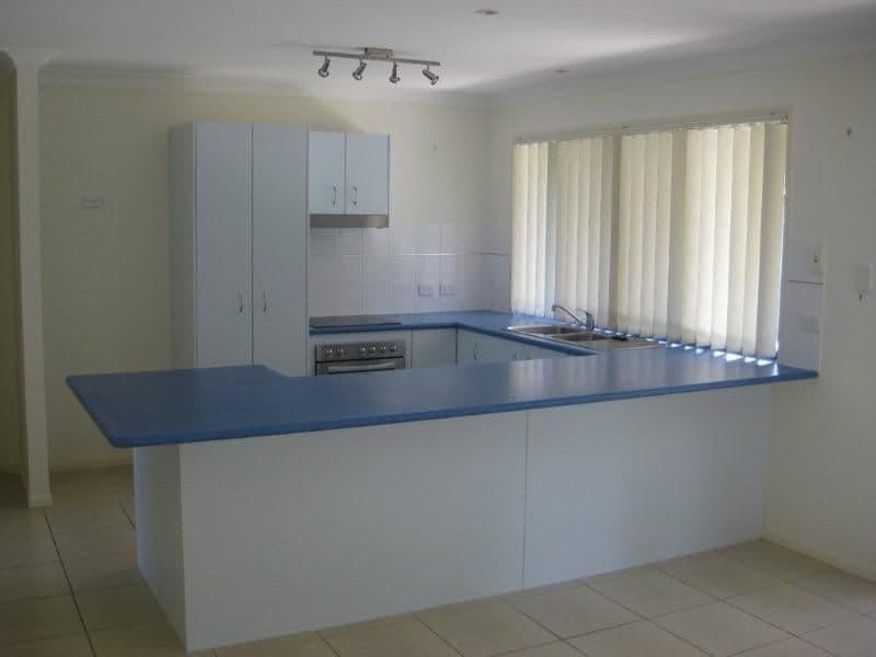 19 Rushcutters Court, SANDSTONE POINT QLD 4511, Sandstone Point - Thumbnail 2