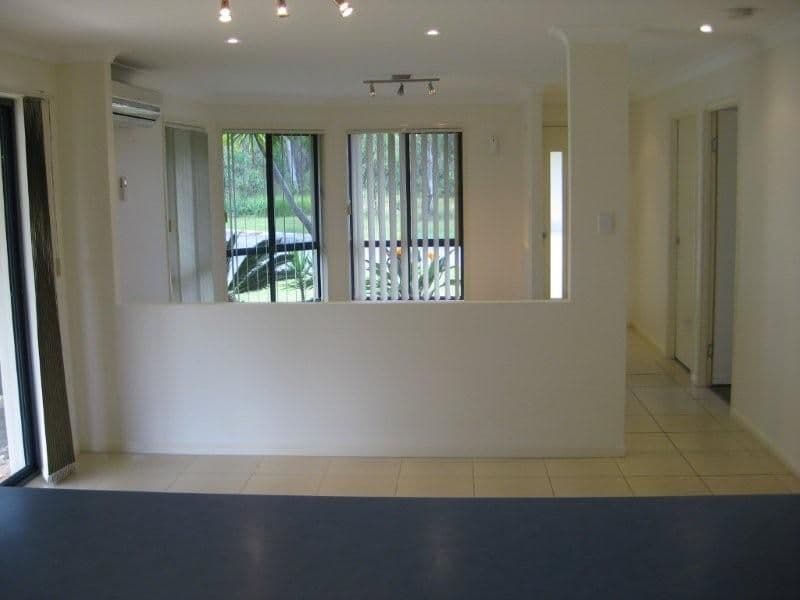 19 Rushcutters Court, SANDSTONE POINT QLD 4511, Sandstone Point - Thumbnail 3