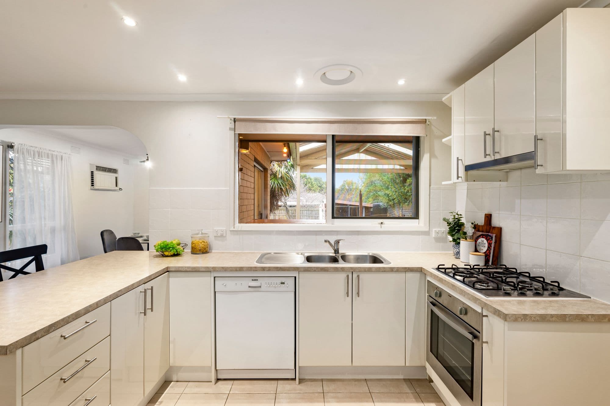 40 Mackellar Avenue, Wheelers Hill VIC 3150, Wheelers Hill - Thumbnail 2