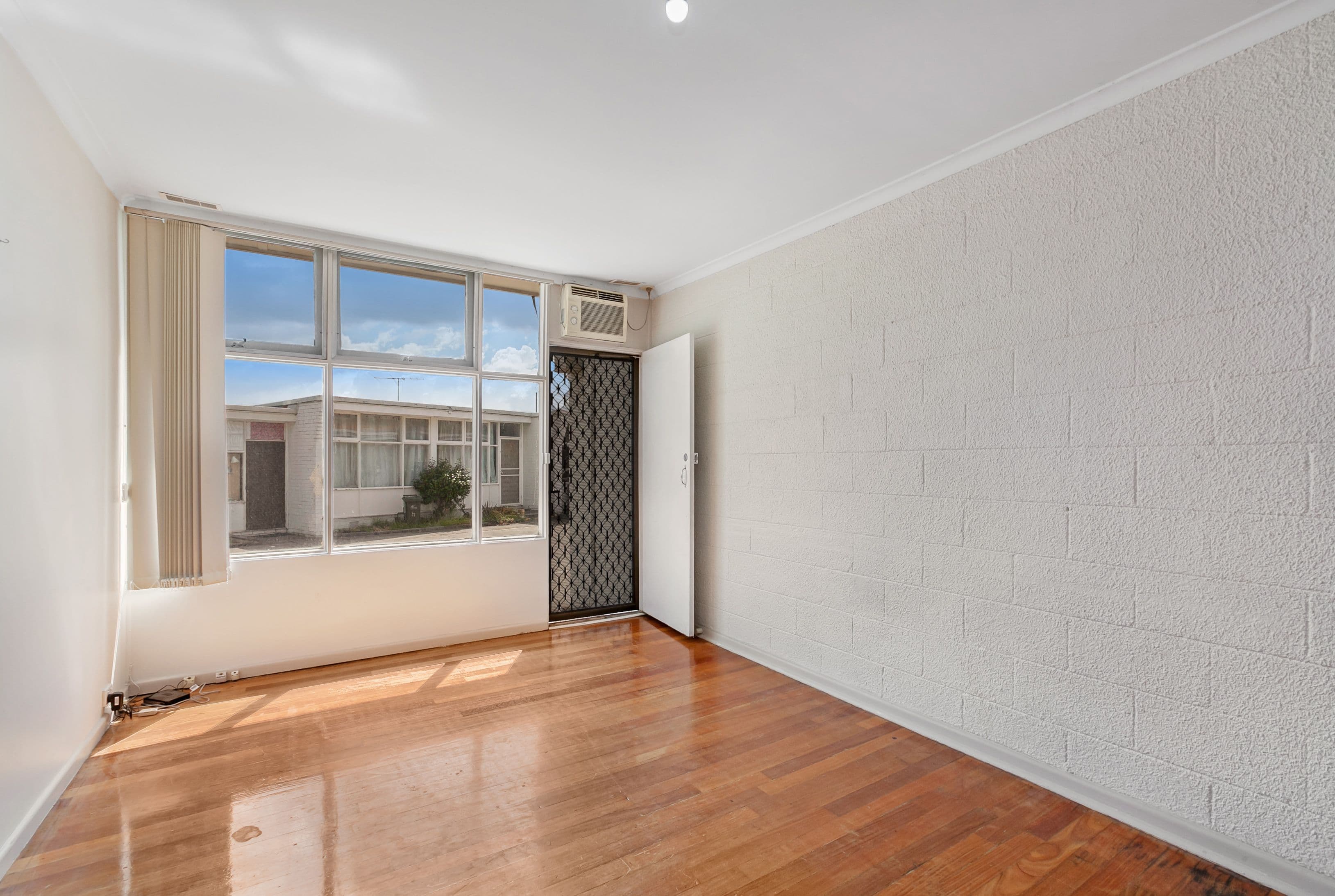 23 Ashley Street, Reservoir VIC 3073, Reservoir - Thumbnail 2