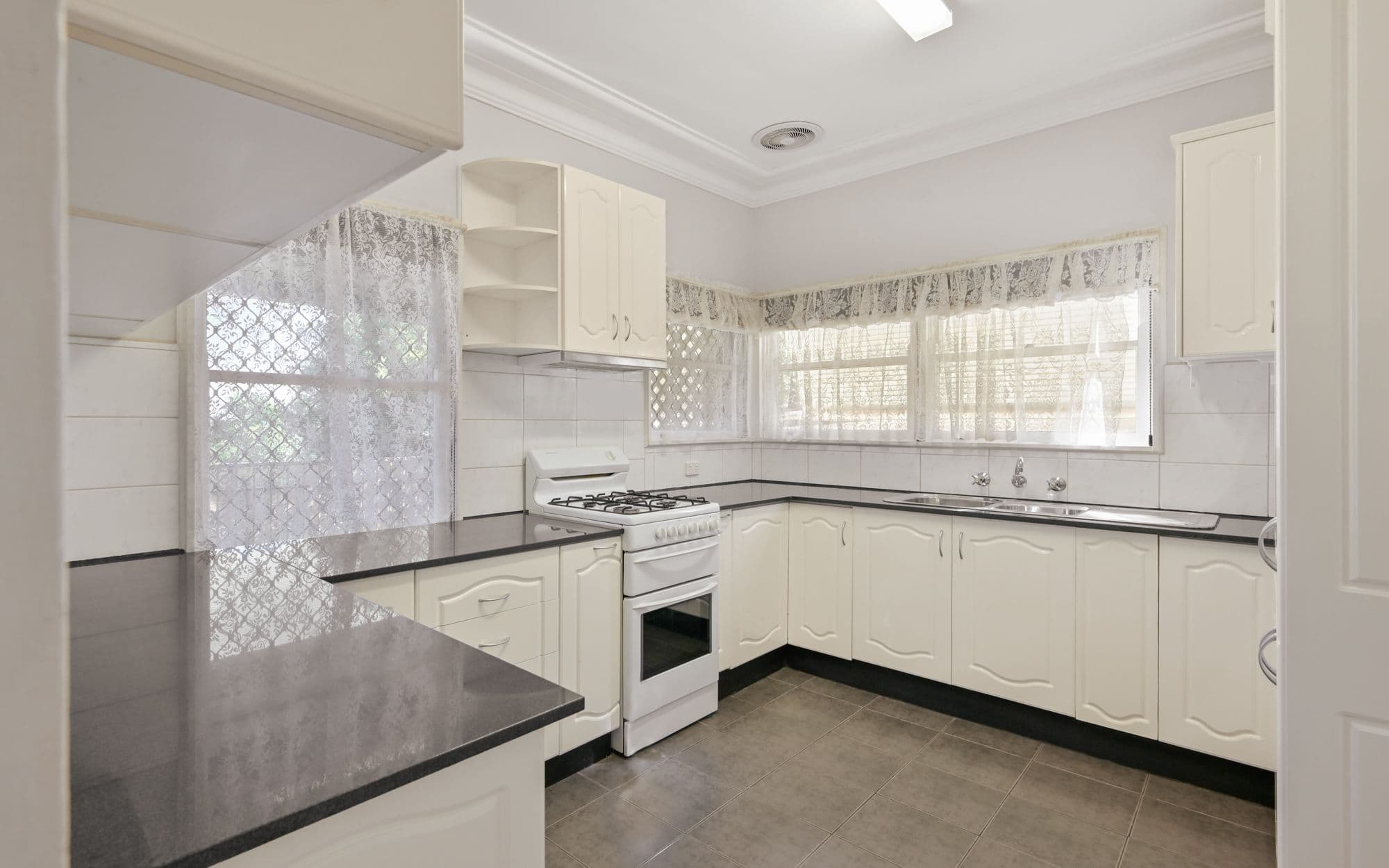 27 Colonial Street, Campbelltown NSW 2560, Campbelltown - Thumbnail 8