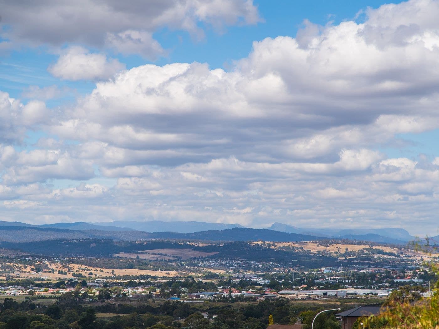 126 Dion Crescent, Riverside, Riverside - Thumbnail 4